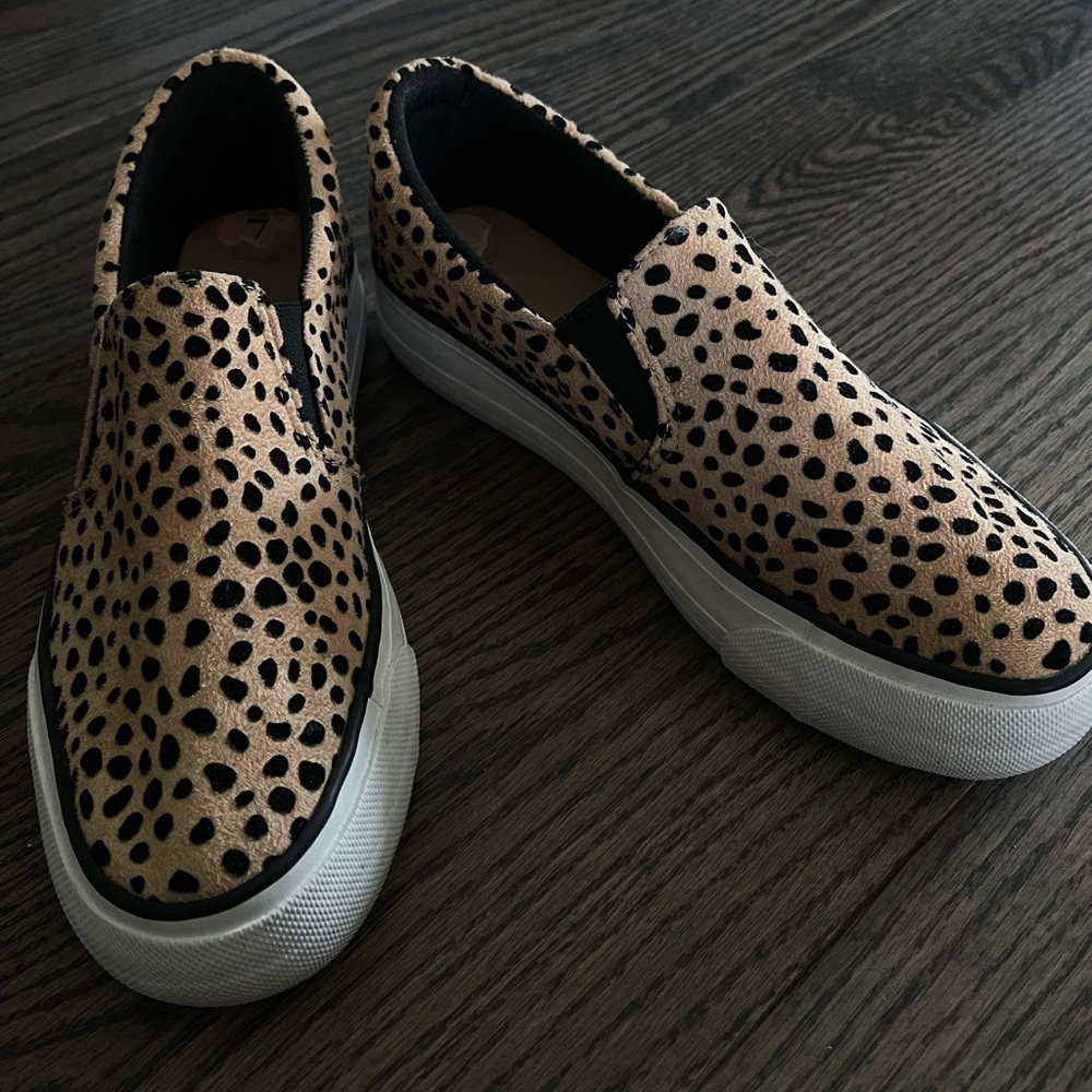 Slip on sneakers
